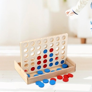Складная настольная игра с 4 шахматными фигурами.
