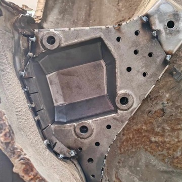 Wzmocnienie mocowanie wahacza wleczonego koszyk BMW E36 drift SWAGIER