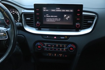 Kia Ceed III Kombi Facelifting 1.5 T-GDI 160KM 2022 Kia Ceed 1.5 T-GDI, Salon Polska, 1. Właściciel, zdjęcie 12