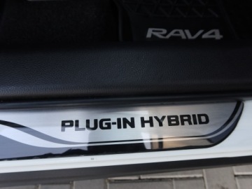 Toyota RAV4 V SUV Plug-in 2.5 Plug-in Hybrid 306KM 2021 Toyota RAV 4 2.5 Plug-in, Salon Polska, zdjęcie 22