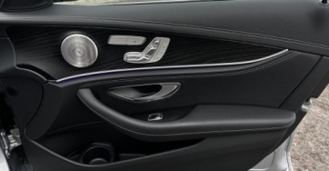 Mercedes Klasa E W214 Sedan Plug-In 2.0 300de 313KM 2023 Mercedes-Benz Klasa E SalonPL AMG Line MultibeamLED Kamera360 Burmester FV, zdjęcie 21