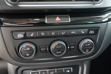 Volkswagen Sharan II Van Facelifting 2.0 TDI 177KM 2020 Volkswagen Sharan HIGHLINE panorama LINE ASSIST na, zdjęcie 33