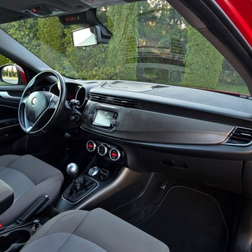 Alfa Romeo Giulietta Nuova II Hatchback 5d Facelifting 1.6 JTDM-2 120KM 2015 Alfa Romeo Giulietta 1.6 120KM JTDM 16V Sport, zdjęcie 24