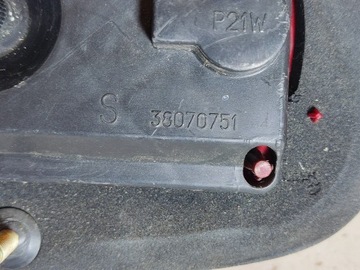 LANCIA LYBRA 2000 ZADNÍ STRANA LEVÝ SVĚTLO