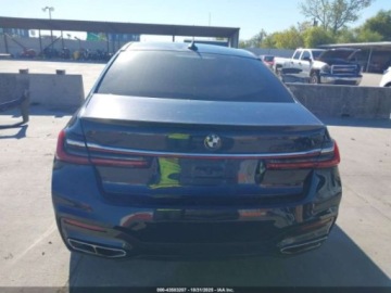 BMW Seria 7 G11-G12 2017 BMW Seria 7 750i 2017 4.4l 4.4 Benzyna 445KM, zdjęcie 4