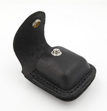 Чехол-футляр для зажигалки Zippo.