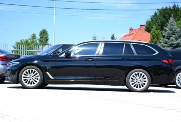 BMW Seria 5 G30-G31 Touring Plug-In 2.0 530e 292KM 2022 BMW 530e 292ps Hak Blis Live Cocpit Pro 18” Webasto Full-Led DAB CTA LKA, zdjęcie 4