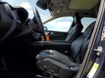 Volvo XC60 II 2021 Volvo XC 60 T6 Momentum 2021 2.0l 2.0 Benzyna 316KM, zdjęcie 7