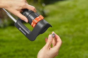 КАЧАЮЩИЙСЯ ДОЖДЕВАТЕЛЬ ДЛЯ ПОЛИВА GARDENA AQUA S 18700 - 20