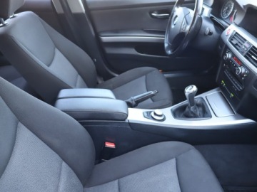 BMW Seria 3 E90-91-92-93 Touring E91 2.0 318d 122KM 2007 BMW 3 318 d, Navi, Xenon, Klima, Klimatronic, zdjęcie 8