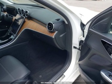 Mercedes 2022 Mercedes-Benz Klasa C 2022 Mercedes-Benz C-Class C 300 Sedan 2.0 Benzyna, zdjęcie 6