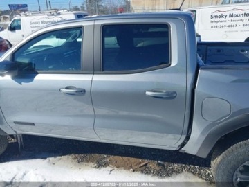  GMC Inny 2024r., Canyon Elevation, od ubezpieczalni 2.7 Benzyna 310KM, zdjęcie 3