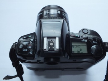 Nikon F90X + Nikon AF Nikkor 35–70 мм 1:3,3–4,5