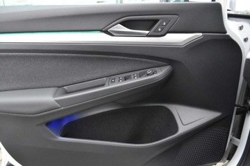 Volkswagen Golf VIII Variant 1.0 TSI 110KM 2023 Volkswagen Golf SalonPL 110KM Life Variant Pakiety Podgrzew.KierownicaFot, zdjęcie 25