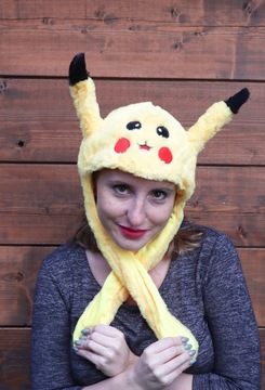 ПЛЮШЕВАЯ ШАПКА ПИКАЧУ С ПОДВИЖНЫМИ УШАМИ СВЕТИТСЯ