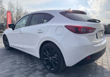 Mazda 3 III Hatchback Facelifting 1.5 SKYACTIV-D 105KM 2017 Mazda 3 bezwypadekorg lakierbiala perlaSPORT LINE 1.5 Diesel 105KM, zdjęcie 9