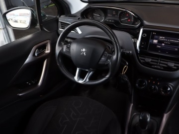 Peugeot 2008 I SUV Facelifting 1.6 BlueHDi 99KM 2016 Peugeot 2008 1.6 BlueHDi, Klima, Tempomat, zdjęcie 6