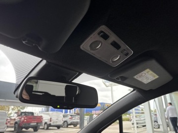 Toyota Yaris III Hatchback 5d Facelifting 2017 1.5 Hybrid 100KM 2018 Toyota Yaris Hybrid 100 Selection III (2011-2019), zdjęcie 23