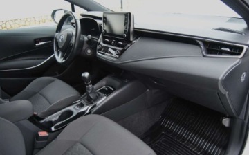 Toyota Corolla XII TS Kombi 1.2 Turbo D-4T 116KM 2019 Toyota Corolla GWARANCJA, 2019r, Niski przebieg, Dobre wyposazenie, Ladnie, zdjęcie 6