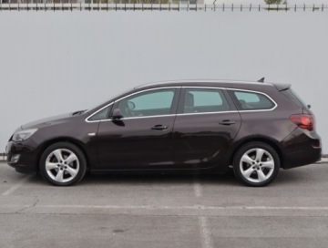 Opel Astra J Sports Tourer Facelifting 1.4 Turbo ECOTEC 120KM 2012 Opel Astra 1.4 T, Navi, Klima, Klimatronic, zdjęcie 2