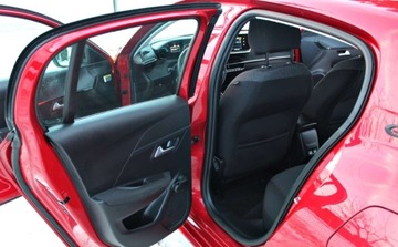 Peugeot 208 II e-208 Elektryczny 136KM 2021 Peugeot 208 e 208 Apple car Android auto Asystent pasa ruchu 136KM, zdjęcie 11