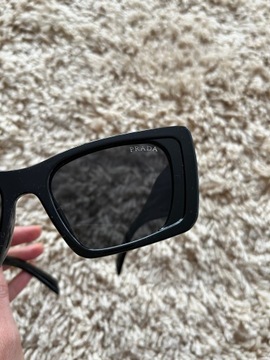 PRADA Okulary przeciwsłoneczne damskie CZARNE