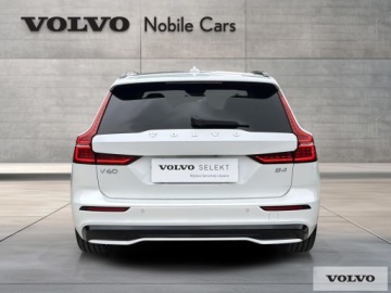 Volvo V60 II  Kombi Facelifting 2.0 B4 B 197KM 2024 Volvo V60 V60 B4 B Plus Dark Pakiet Climate Driver, zdjęcie 3