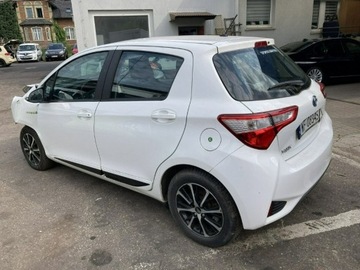 Toyota Yaris III 2018 Toyota Yaris Hybrid 1.5 VVT-i Model 2019 Salon PL, zdjęcie 3