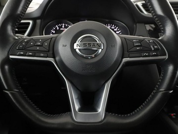 Nissan Qashqai II Crossover 1.2 DIG-T 115KM 2017 Nissan Qashqai Navi Kamera cofania Klimatyzacja, zdjęcie 20