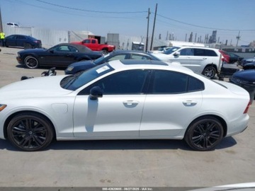 Volvo S60 III 2024 Volvo S60 Recharge Plug-In Hybrid T8 Plus Black Edition 2024 2.0l 2.0 312KM, zdjęcie 2