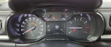 Citroen C3 III Hatchback Facelifting 1.2 PureTech 83KM 2021 Citroen C3 Krajowe, niski przebieg 1.2 Benzyna 83KM, zdjęcie 2