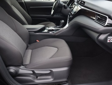 Toyota Camry IX Sedan 2.5 Hybrid Dynamic Force 218KM 2020 Toyota Camry 2.5 Hybrid, Salon Polska, Serwis ASO, zdjęcie 8