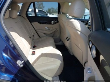 Mercedes GLC C253 2018 Mercedes-Benz GLC 300 4Matic 2018 2.0l 2.0 Benzyna 241KM, zdjęcie 12