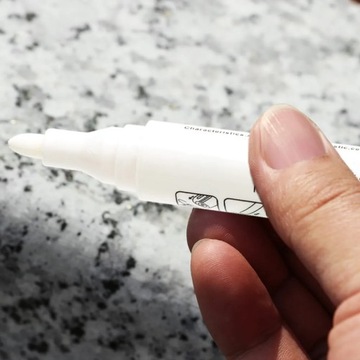 Белый перманентный маркер-маркер для стальных оконных покрышек.