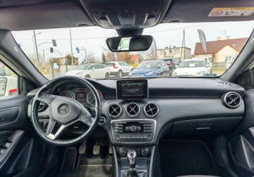 Mercedes Klasa A W176 Hatchback 5d 1.5 180 CDI BlueEFFICIENCY 109KM 2014 Mercedes-Benz Klasa A 1.5 Diesel 109KM, zdjęcie 12