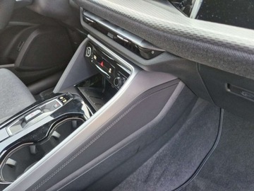 Audi 2025 AUDI Q5 TFSI quattro Sportback S line Suv 2.0 (204KM) 2025, zdjęcie 15