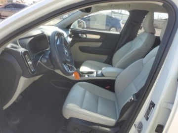 Volvo XC40 2021 Volvo XC 40 T5 Momentum, 2021r., 4x4, 2.0L 2.0 Benzyna 252KM, zdjęcie 7