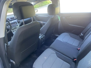 Volkswagen Passat B7 Variant 1.6 TDI CR DPF BlueMotion 105KM 2013 Volkswagen Passat Climatronic Podgrzewane fotele, zdjęcie 9