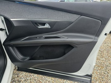 Peugeot 3008 II Crossover 1.2 PureTech 130KM 2017 Peugeot 3008 1.2 130 Benz NAVI Full LED, zdjęcie 18