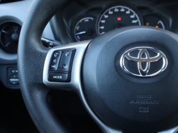 Toyota Yaris III Hatchback 5d Facelifting Hybrid 100KM 2017 Toyota Yaris 1.5 Hybrid, Salon Polska, Serwis ASO, zdjęcie 16