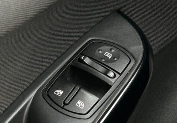 Opel Corsa E Hatchback 3d 1.4 Twinport 75KM 2019 Opel Corsa Color Edition, Tempomat, Tryb City, Multifunkcyjna kierownica, zdjęcie 17