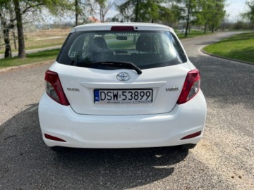 Toyota Yaris III Hatchback 5d 1.0 VVT-i 69KM 2013 Toyota Yaris Toyota Yaris 1.0 69KM Salon PL 022014 Benzyna 69KM, zdjęcie 7