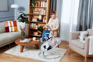 Электрическая качалка Luli 2в1 Kinderkraft раскачивается из стороны в сторону.