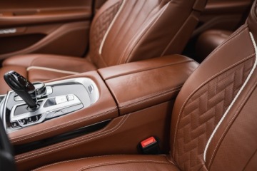 BMW Seria 7 G11-G12 Sedan 750i 450KM 2016 BMW G12 750Li xDrive Individual, zdjęcie 17