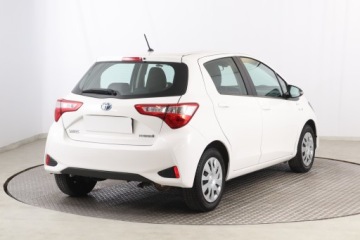Toyota Yaris III Hatchback 5d Facelifting 2017 1.5 Hybrid 100KM 2020 Toyota Yaris 1.5 Hybrid, Salon Polska, zdjęcie 4