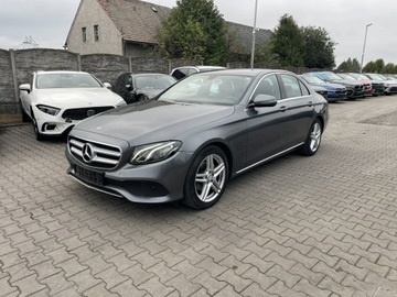 Mercedes Klasa E W213 2017 Mercedes E 200 Skóra Automat Kamera Ambiente HAK