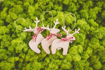 ОЛЕНЬ елочное украшение ДЕРЕВЯННЫЙ КУЛОН 8см