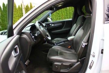 Volvo XC40 2020 Volvo XC 40 T5 PLUG IN HYBRID 262KM R-DESIGN Bezwypadkowy 100 Serwis FV23, zdjęcie 24