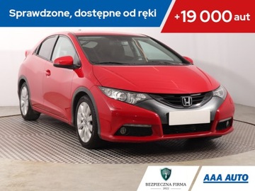 Honda Civic IX Hatchback 5d 1.6 i-DTEC 120KM 2013 Honda Civic 1.6 i-DTEC, Xenon, Bi-Xenon, Klima