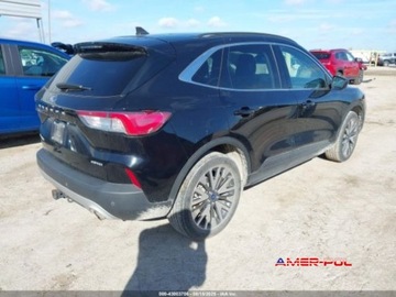 Ford Kuga III 2022 Ford Kuga 2022 r., 2,0L TITANIUM 2.0 Benzyna 250KM, zdjęcie 5